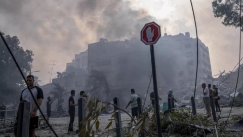 Macarıstan XİN başçısı Makronun düşüncəsizliyini tənqid etdi
