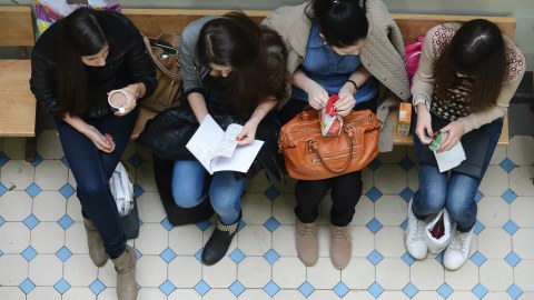 Şagirdlərin imtahan stresi: Valideynlər bunları etməlidir!