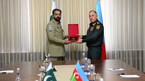 Kərim Vəliyev pakistanlı generalla müzakirələr apardı - FOTO