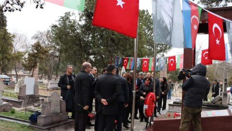 Səfir Rəsulzadənin məzarını ziyarət etdi - FOTO 