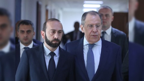 Lavrov Mirzoyanla Ermənistan-Azərbaycan danışıqlarını müzakirə edib
