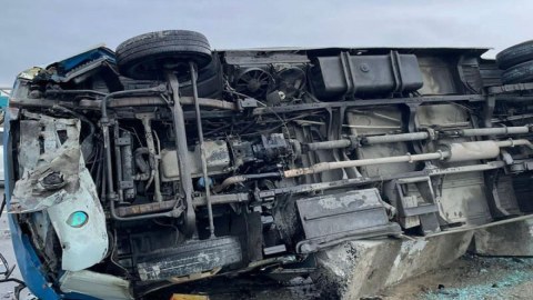 Türkiyədə mikroavtobus aşdı - 10 nəfər yaralandı