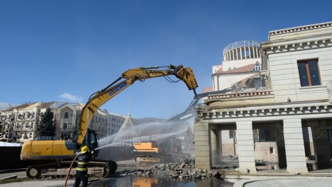Xankəndidə separatçılardan qalan bütün qanunsuz tikililər söküləcək - FOTOLAR