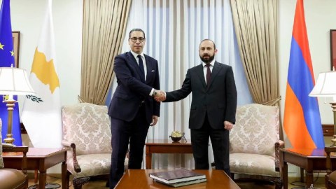 Mirzoyan Cənubi Kiprin XİN başçısı ilə görüşüb - FOTOLAR