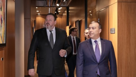 Rusiyanın daha bir naziri Azərbaycana GƏLDİ