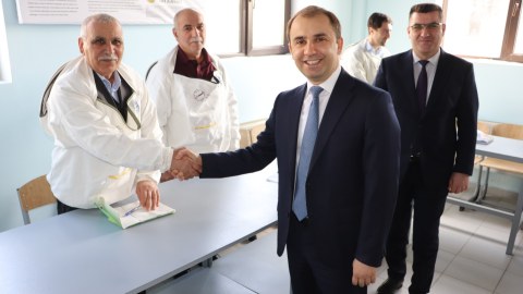 Peşə təhsili alan 73 yaşlı tələbə 