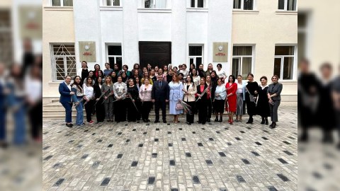 Sumqayıt Tibb Mərkəzi xanım əməkdaşlarını təbrik etdi - FOTO