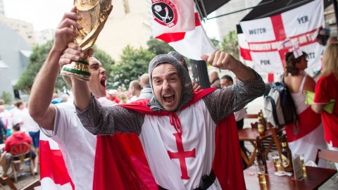 Avropa Liqasında matç öncəsi azarkeşlər bıçaqlandı