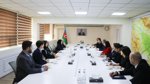 Muxtar Babayev ərəb nazirlə görüşüb