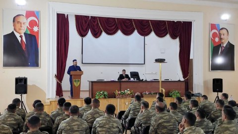 Dövlət Komitəsinin nümayəndələri hərbçilərlə görüşdülər - FOTO