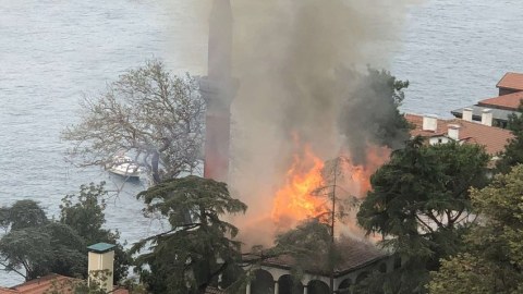 Məscid yaxınlığında yanğın