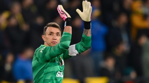 "Qalatasaray" Muslera ilə müqavilə müddətini uzadır
