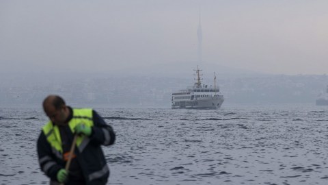 Bosfor boğazında gəmilərin hərəkəti bərpa olunub - YENİLƏNİB