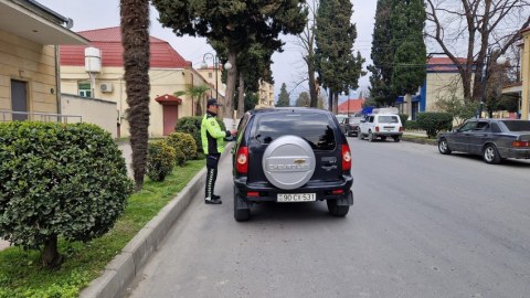 Qaydaları pozan sürücülər cəzalandırıldı