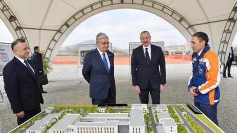 Prezidentlər Füzulidə tikiləcək xəstəxananın layihəsi ilə tanış oldular