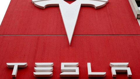 Almaniyadakı "Tesla" zavoduna 500 milyon avro ziyan dəyib - SƏBƏB