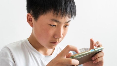 Telefon və kompüter istifadəsindən sonra göz təzyiqi qalxır - XƏBƏRDARLIQ