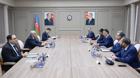 Baş nazir Leviyevlə görüşdü