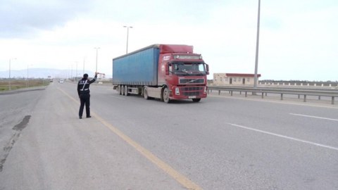 Yol polisindən yük maşınlarının sürücülərinə XƏBƏRDARLIQ