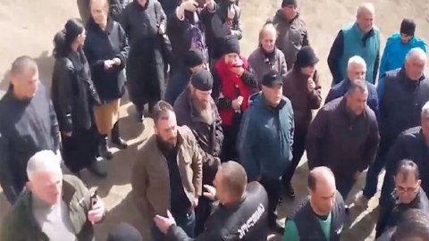 Gürcüstanda xristian və müsəlman icması arasında gərginlik - Namaza qoymadılar
