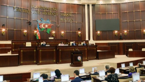 Deputatlar hökumətin hesabatına "HƏ" dedi