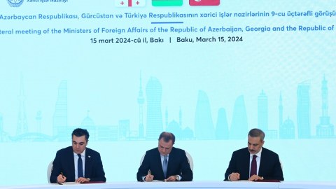 3 nazirin imzaladığı Bakı Bəyannaməsi - TAM MƏTN
