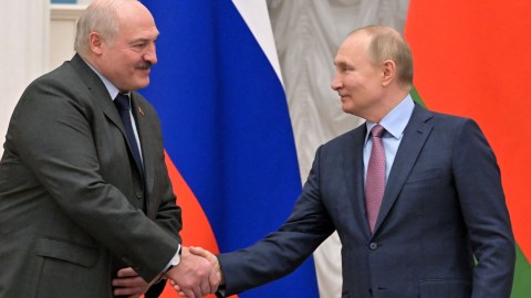 Putin Lukaşenko ilə danışıqlar apardı 