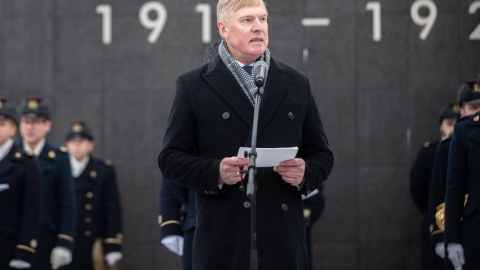 Nazir korrupsiya qalmaqalına görə İSTEFA VERDİ