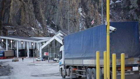 Rusiyanı Ermənistan və Gürcüstanla birləşdirən yol BAĞLANDI