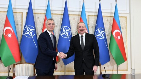 İlham Əliyev və NATO rəhbəri bəyanatlarla çıxış ediblər