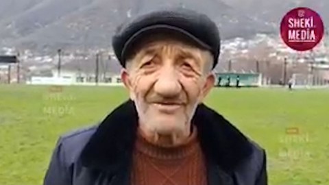 Pensiyasını bu dəfə futbol klubuna bağışladı - VİDEO