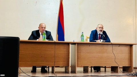 Paşinyan Qazaxla sərhədə gəldi