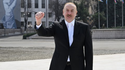 Biz siyasi cəhətdən heç kimdən asılı deyilik - Prezident