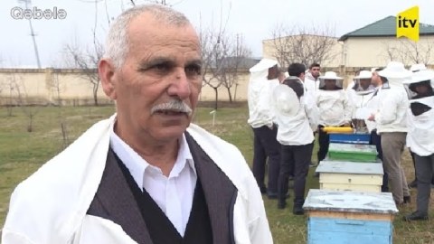 Üç övladı, səkkiz nəvəsi olan Azərbaycanın ən yaşlı tələbəsi - VİDEO