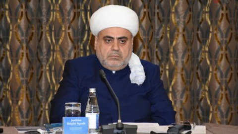 Allahşükür Paşazadə xalqı TƏBRİK ETDİ