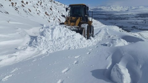 Qar uçqunu 158 yaşayış məntəqəsi ilə əlaqəni kəsdi