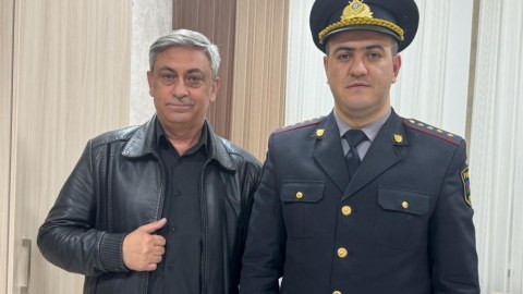 Sükan arxasında huşunu itirən xanıma kömək edən sürücü MÜKAFATLANDIRILDI