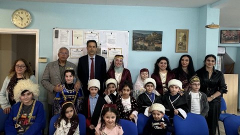 Haaqadakı Azərbaycan məktəbində Novruz şənliyi
