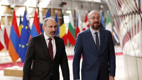 Paşinyan Şarl Mişellə Ermənistan-Azərbaycan danışıqlarını müzakirə etdi