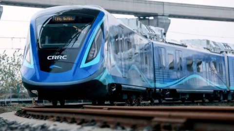 Çin hidrogenlə işləyən qatarı sınaqdan keçirdi