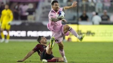 Messi zədələndi - Növbəti iki oyunu buraxacaq