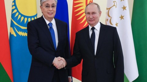 Tokayev Putinlə telefonla danışdı