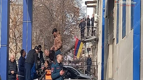 İrəvanda polis idarəsinə hücum - YENİLƏNİB-2