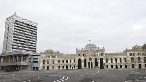 Vağzalın qarşısında parkinq - Qiymətlər AÇIQLANDI