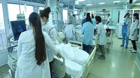 Lerikə istirahətə gedən 3 ailənin 11 üzvü qidadan zəhərləndi