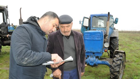 Neftçalada fermerlərə dəyən zərər dəyərləndirilir - FOTO