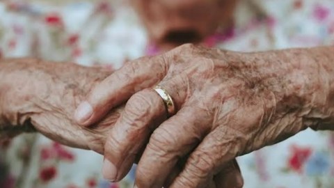 Türkiyə əhalisi arasında yaşlı insanların sayı 21,4 faiz artıb