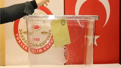 Türkiyə seçkiləri: İstanbulun yerli bələdiyyələrində kim QALİB GƏLƏCƏK?