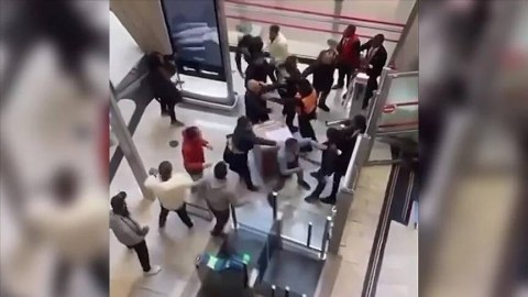 PKK tərəfdarları Fransada hücum etdi - VİDEO