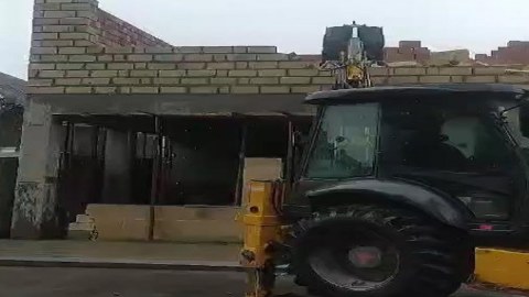Tovuzda qanunsuz tikili sökülüb - VİDEO